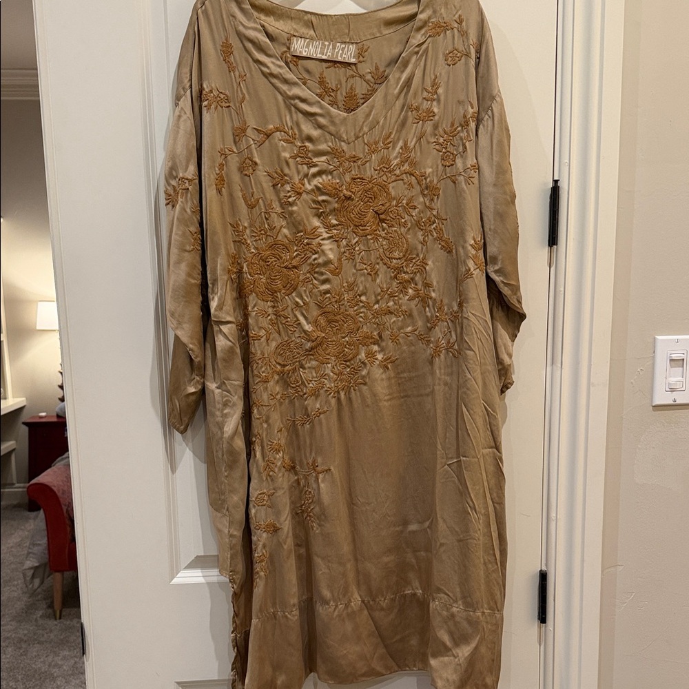 Magnolia Pearl Parnassas Tunic 981